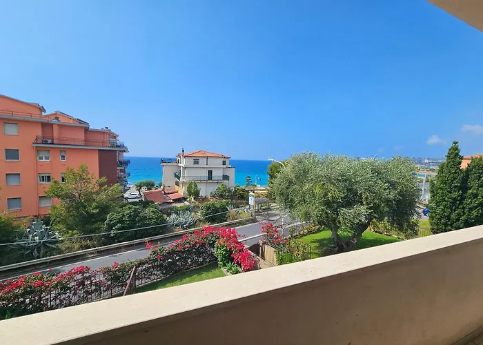 Bell'alloggio A Due Passi Dalle Spiagge Di