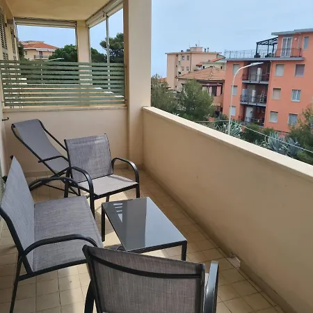 Bell'alloggio A Due Passi Dalle Spiagge Di *