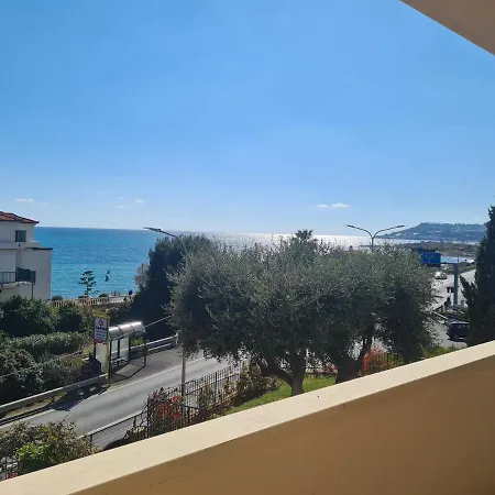 Bell'alloggio A Due Passi Dalle Spiagge Di * Riva Ligure