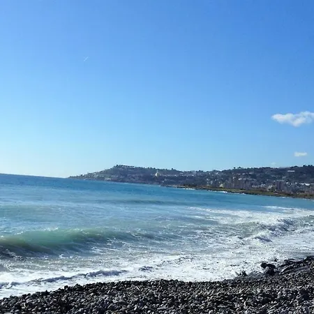 Lägenhet Bell'alloggio A Due Passi Dalle Spiagge Di Riva Ligure