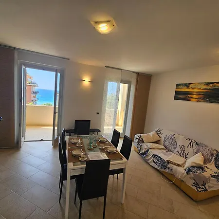 Bell'alloggio A Due Passi Dalle Spiagge Di Διαμέρισμα Riva Ligure