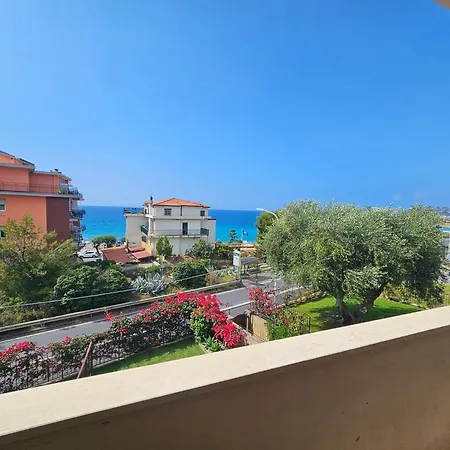 Bell'alloggio A Due Passi Dalle Spiagge Di