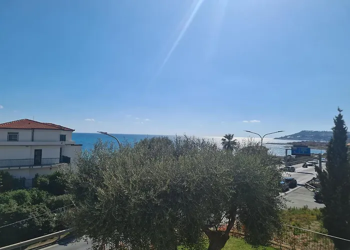Bell'alloggio A Due Passi Dalle Spiagge Di * Riva Ligure