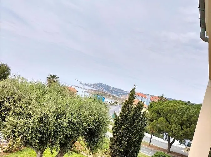 Lägenhet Bell'alloggio A Due Passi Dalle Spiagge Di